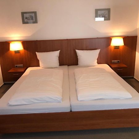 Hotel Garni Rabennest Браубах Экстерьер фото