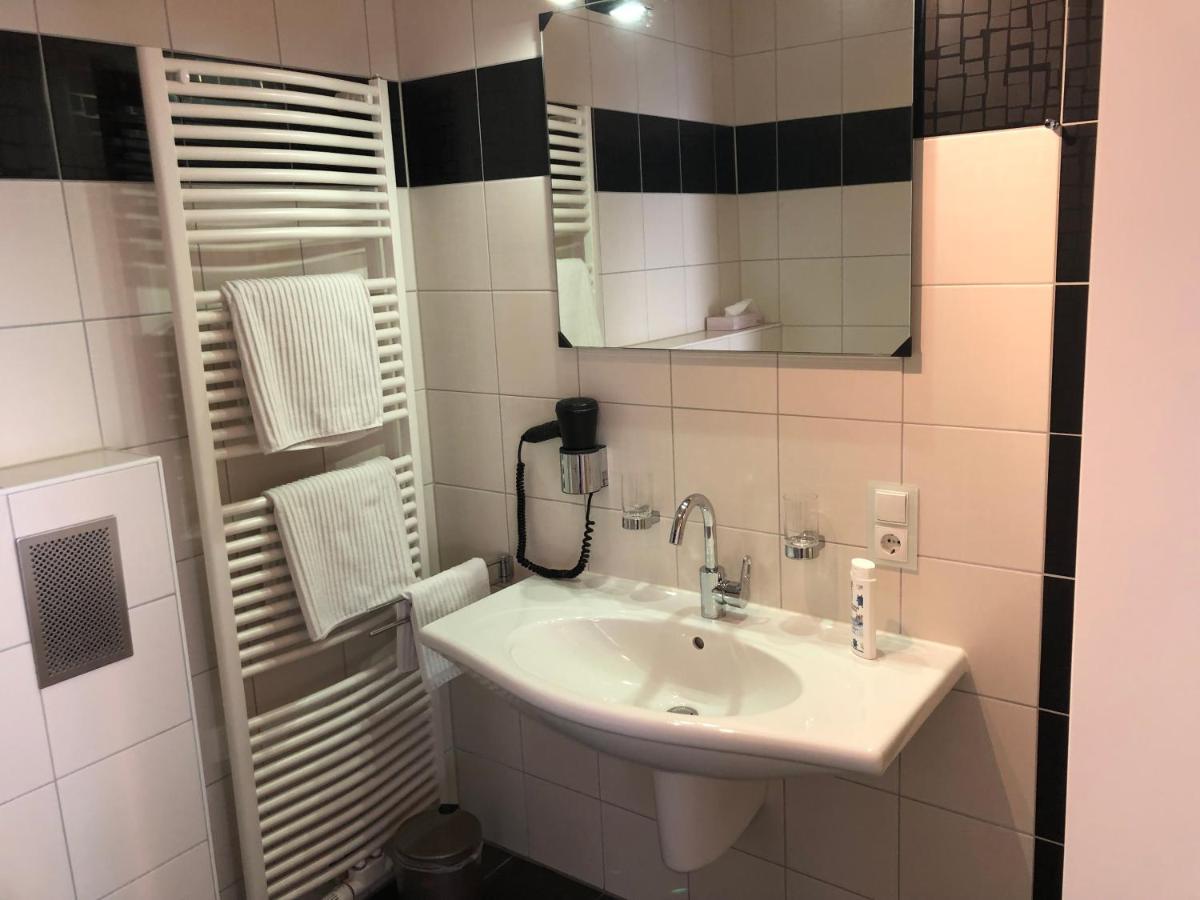 Hotel Garni Rabennest Браубах Экстерьер фото